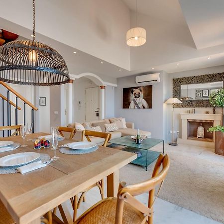 Appartement Elegant 2 Bdrm Penthouse With Bbq And Pools à Marbellac Extérieur photo