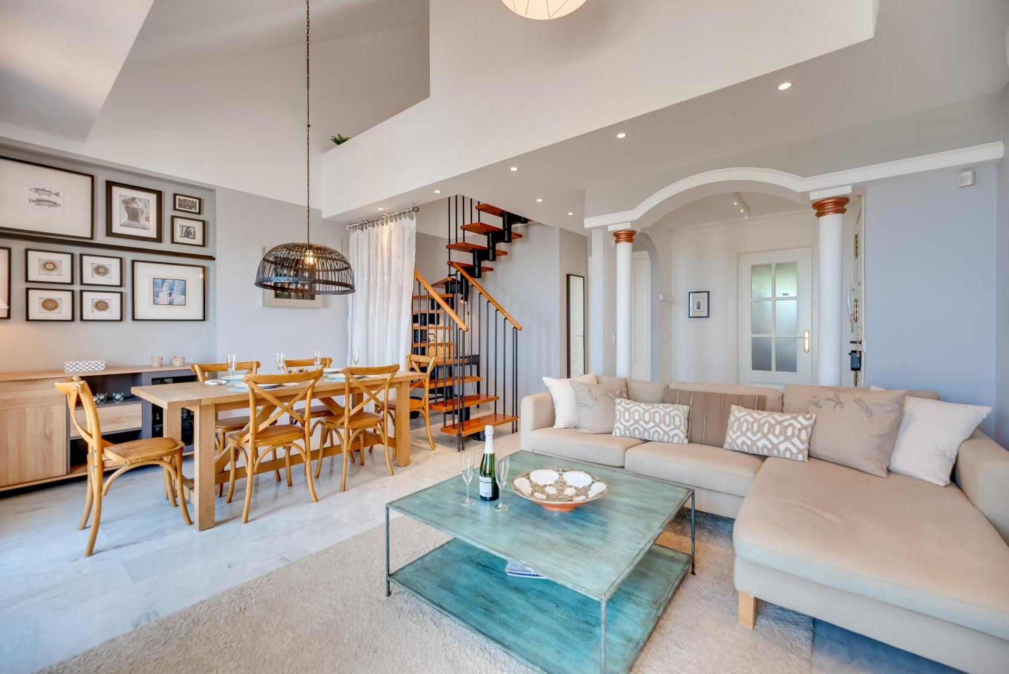 Appartement Elegant 2 Bdrm Penthouse With Bbq And Pools à Marbellac Extérieur photo