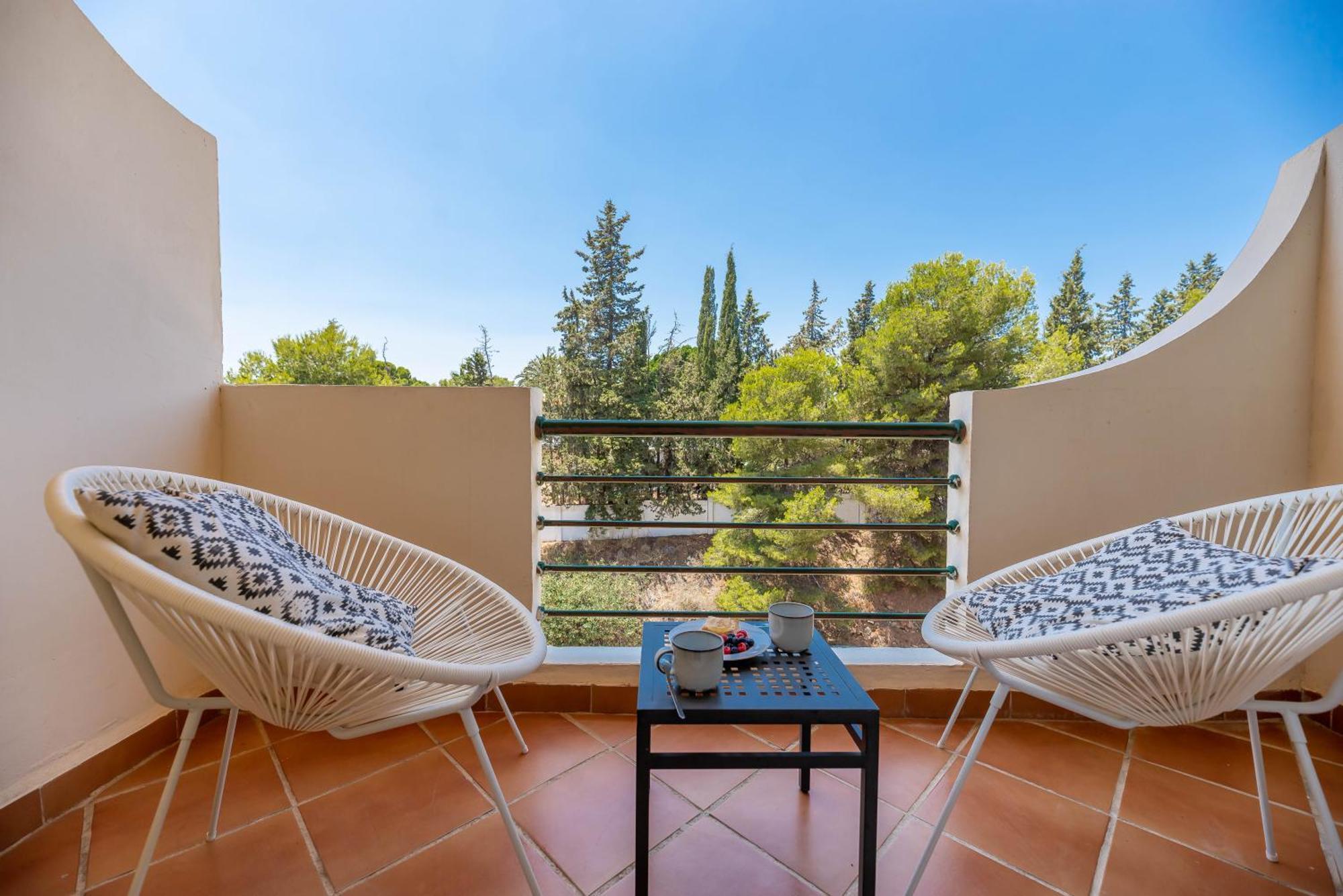 Appartement Elegant 2 Bdrm Penthouse With Bbq And Pools à Marbellac Extérieur photo