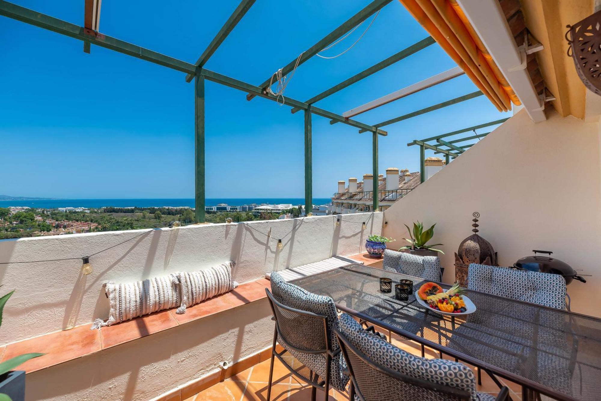Appartement Elegant 2 Bdrm Penthouse With Bbq And Pools à Marbellac Extérieur photo